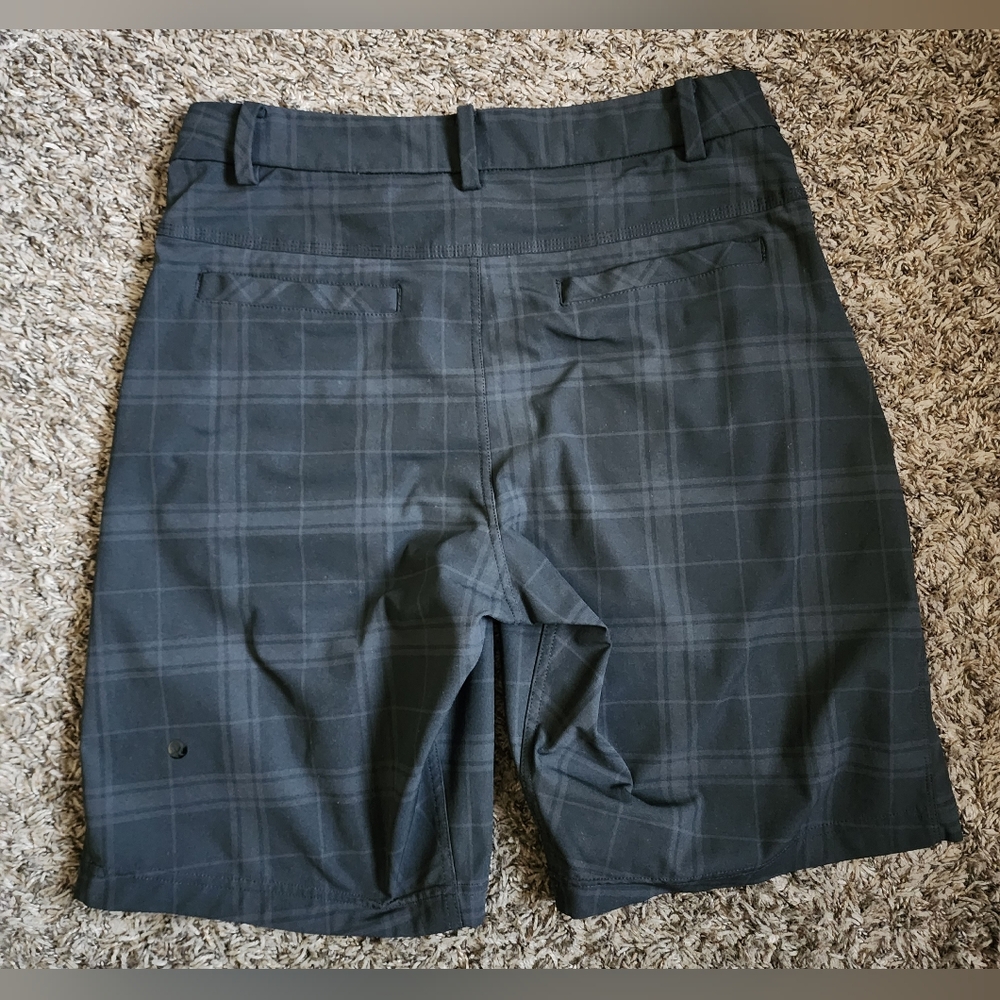 Lululemon Black/Grey Plaid ABC Chino Shorts Men's 32 - Picture 6 of 7